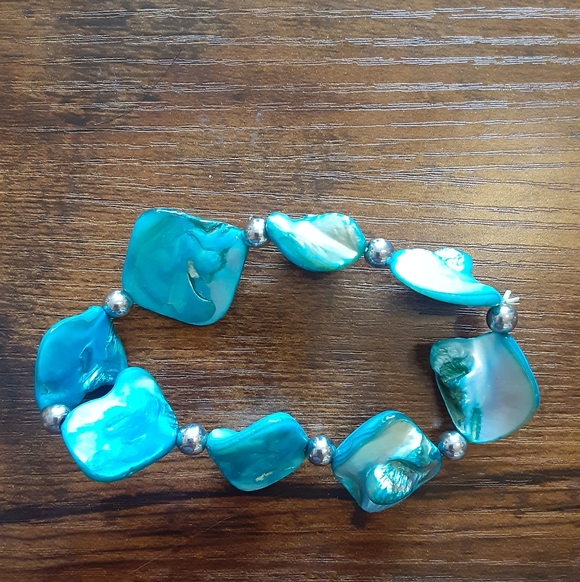 Jewelry - ** Blue Acrylic Beaded Stretch Bracelet